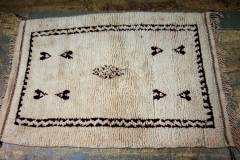 {AZ-1135} 3'9" x 2'7" $350